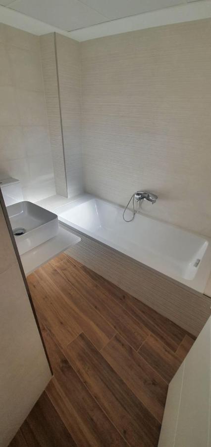 Beautiful Apartment In Third Line Beach Boliches Fuengirola Εξωτερικό φωτογραφία